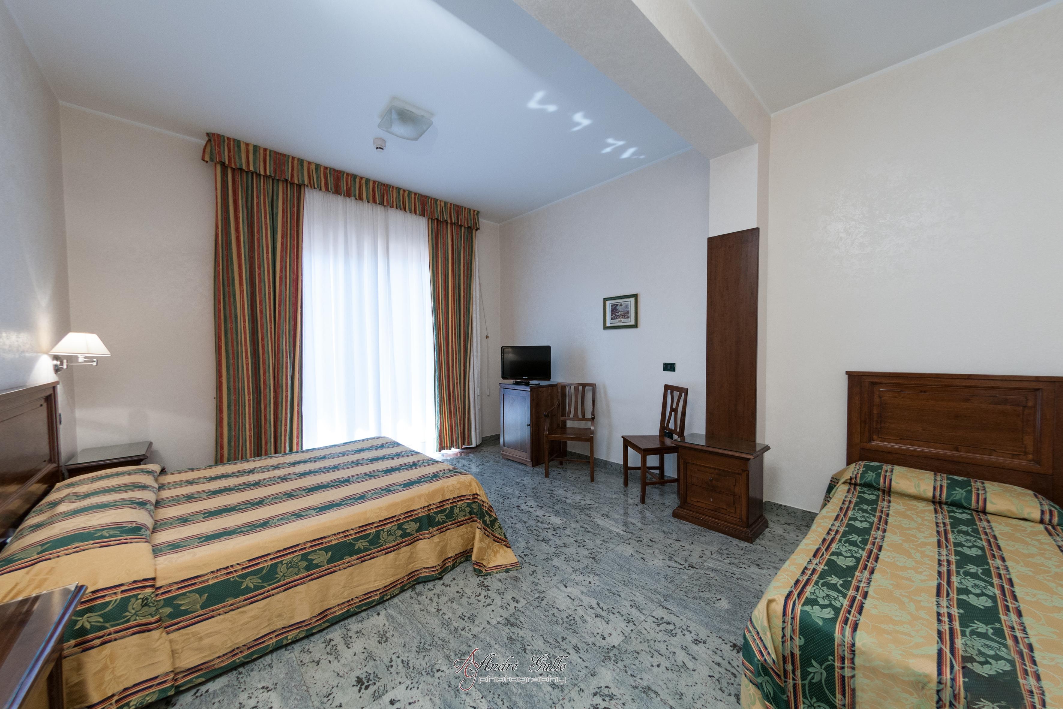 Hotel Arcobaleno Palmi Esterno foto