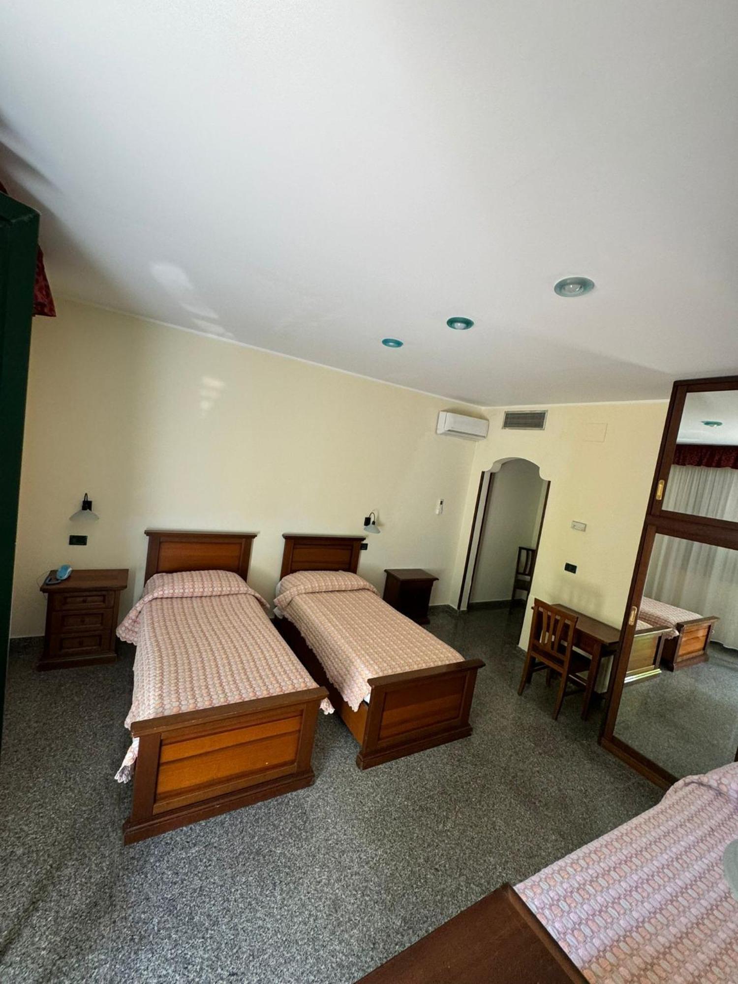Hotel Arcobaleno Palmi Esterno foto