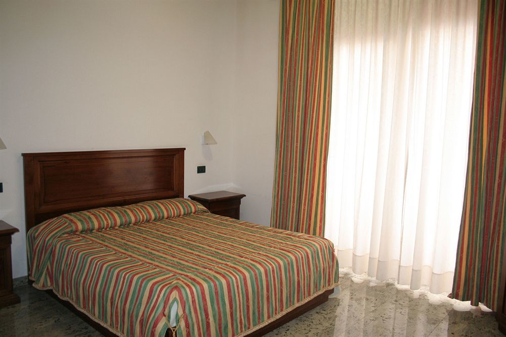 Hotel Arcobaleno Palmi Esterno foto