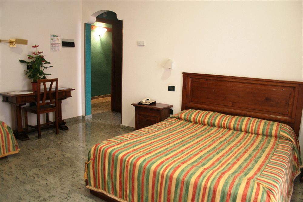 Hotel Arcobaleno Palmi Esterno foto