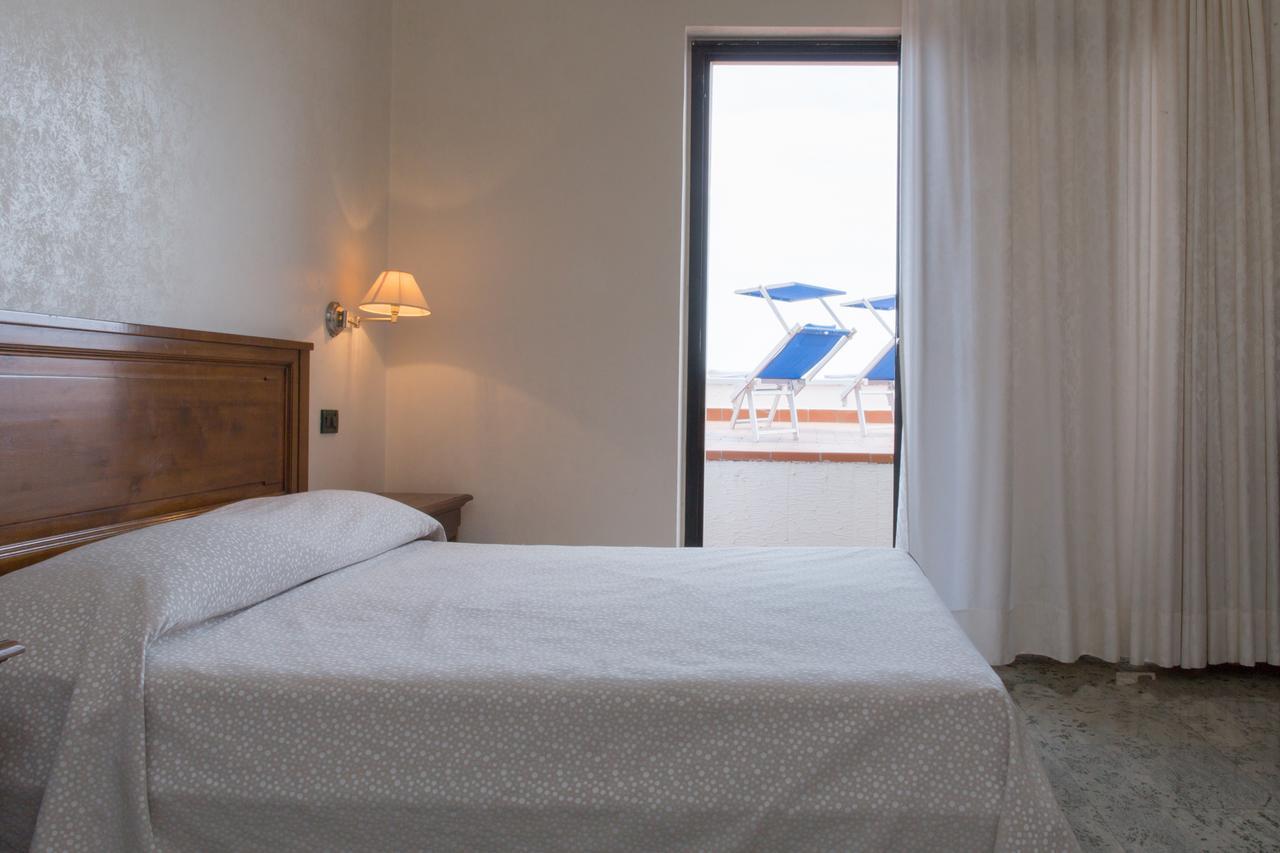 Hotel Arcobaleno Palmi Esterno foto
